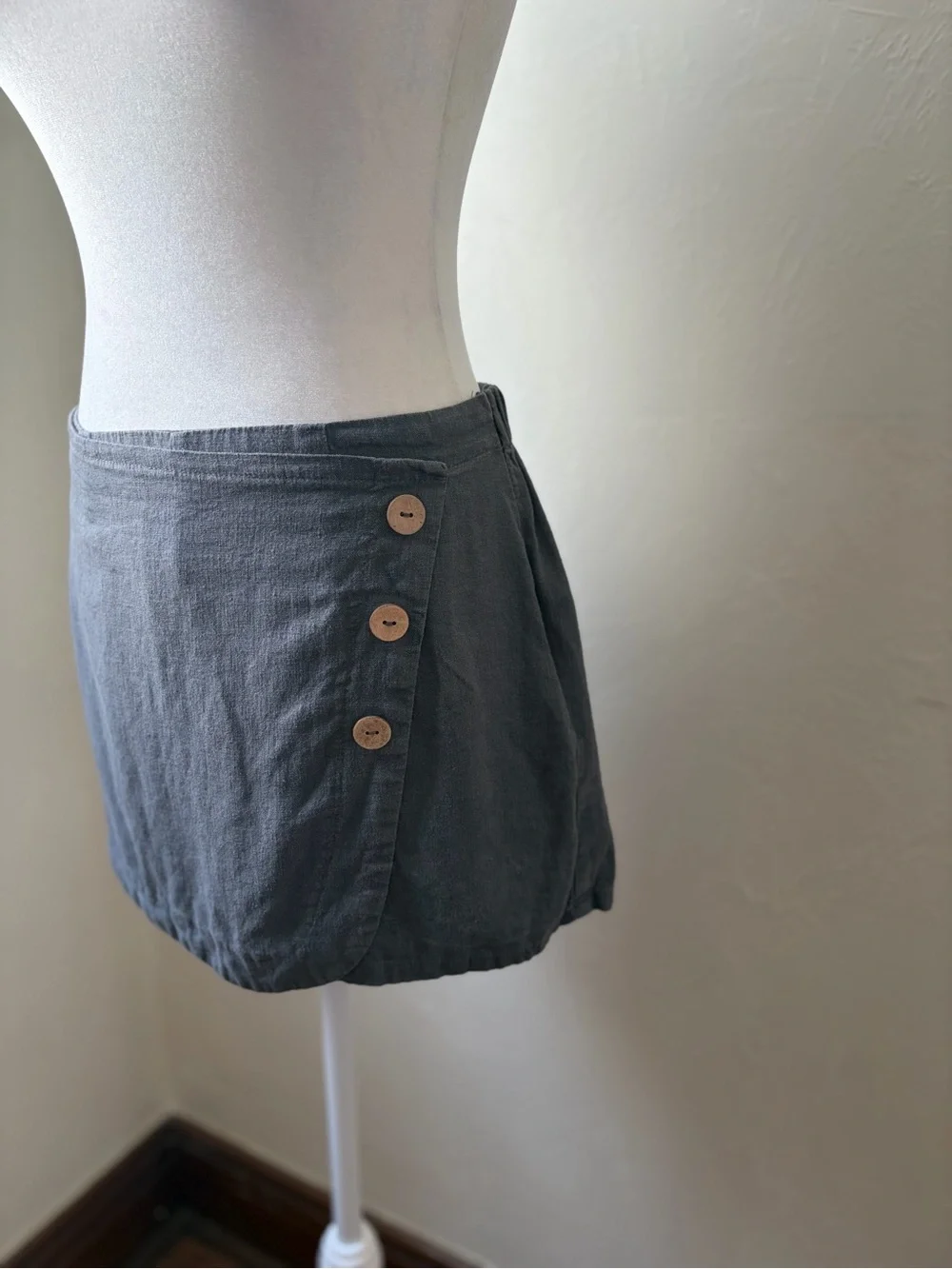 Love Tree Gray Linen Blend Wrap Skort Button Front Elastic Back Large